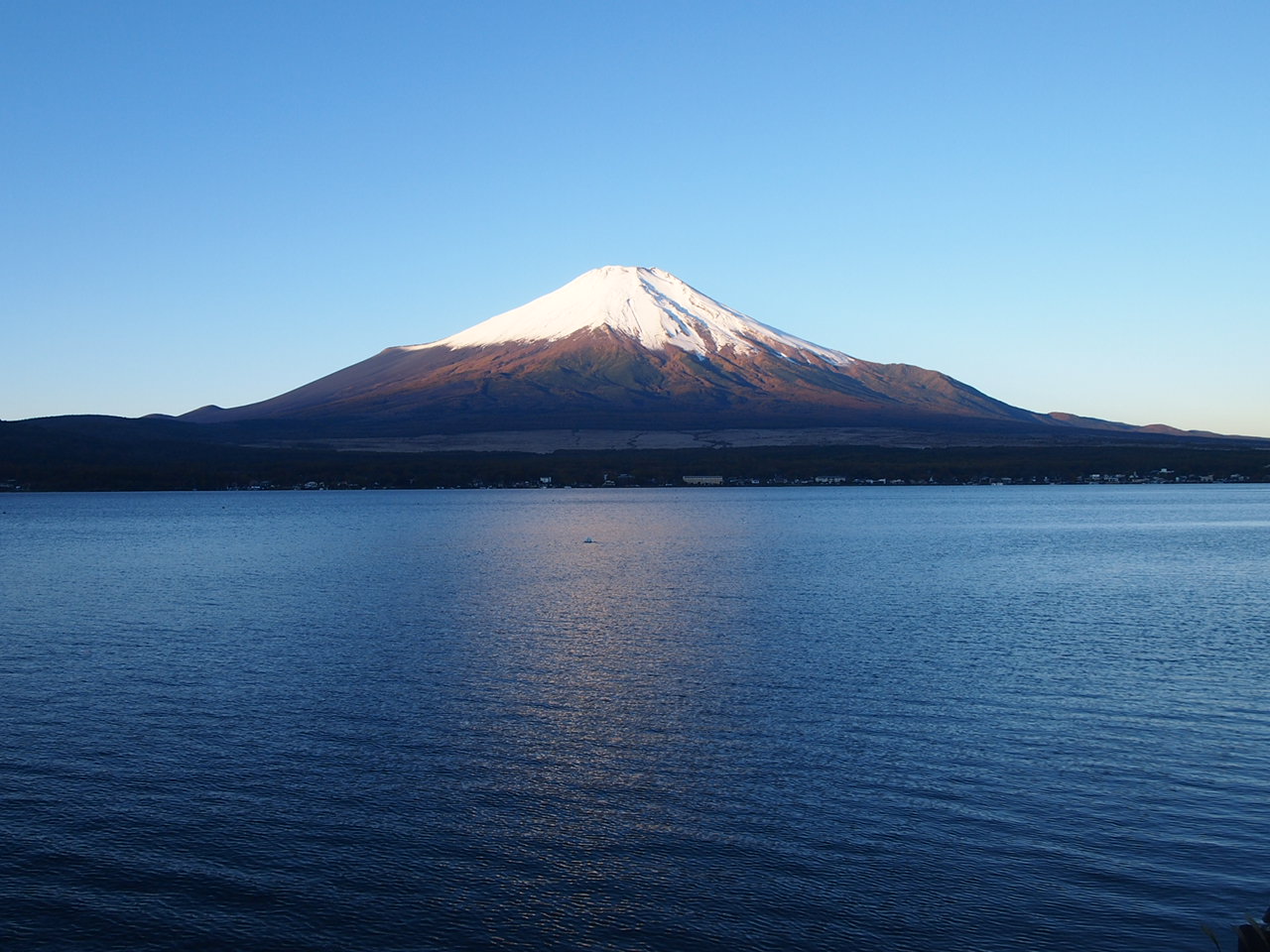 山中湖からの富士山